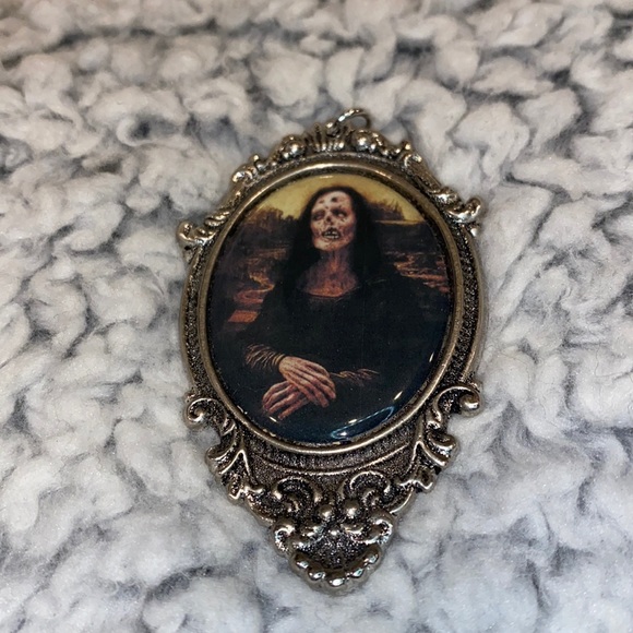 Hot Topic - Picture 3 of 5